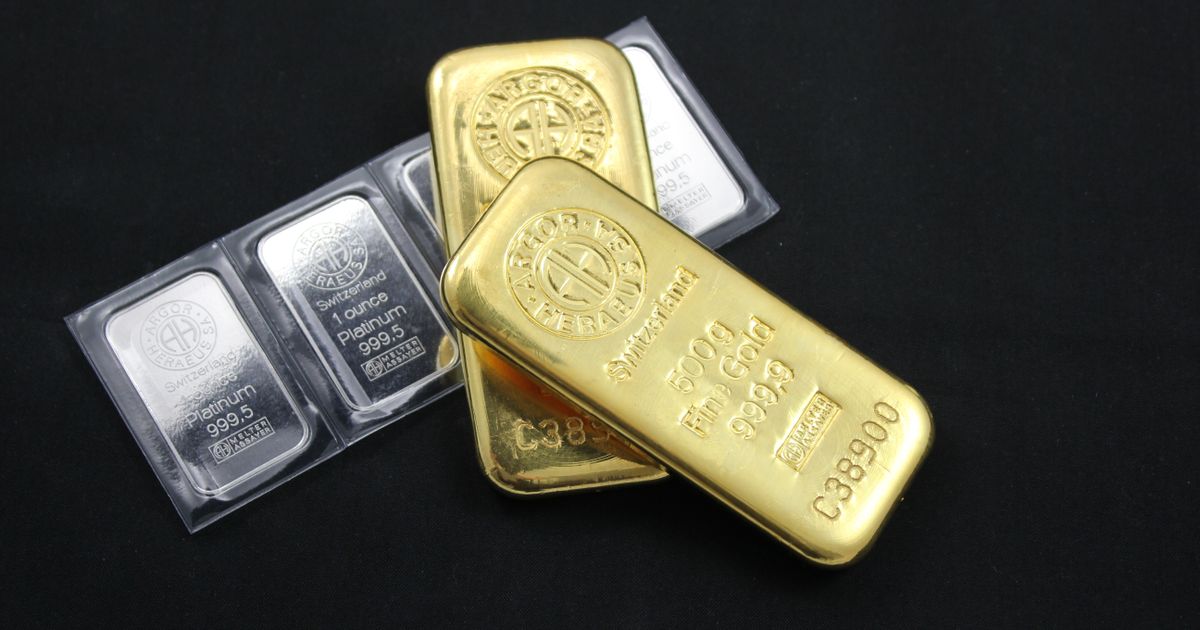 Gold vs. Real Estate vs. US Dollar: Which is the Best Hedge in Pakistan?